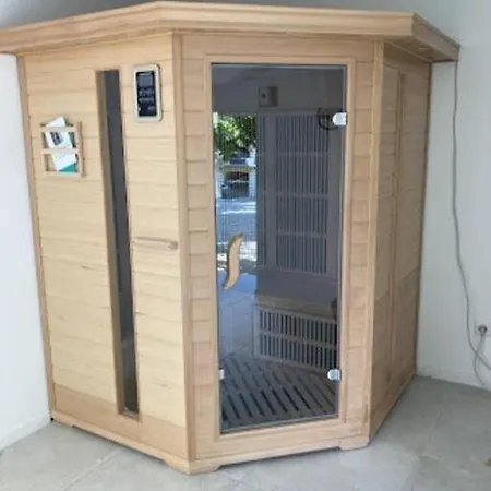 2 A 4 Personnes - Spa, Sauna, Piscine Chauffee A Partager Nyaraló *