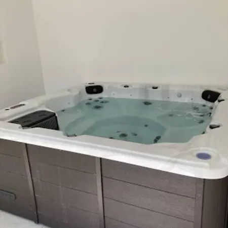 Nyaraló 2 A 4 Personnes - Spa, Sauna, Piscine Chauffee A Partager